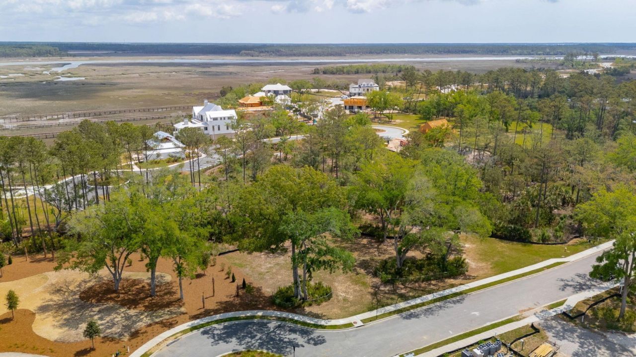 821 Roddin Street Photo 42