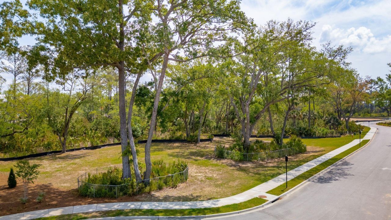 821 Roddin Street Photo 43