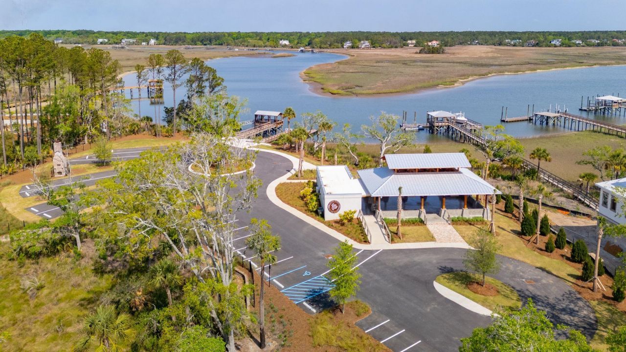 821 Roddin Street Photo 46