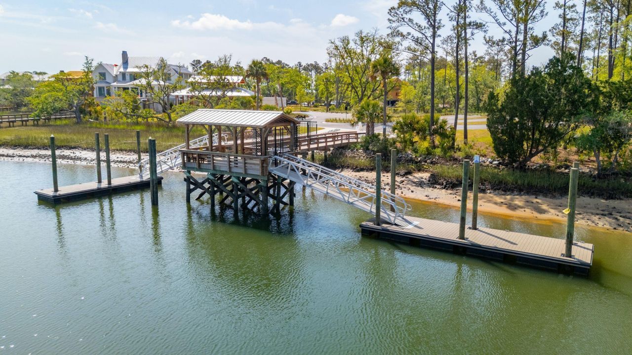 821 Roddin Street Photo 49