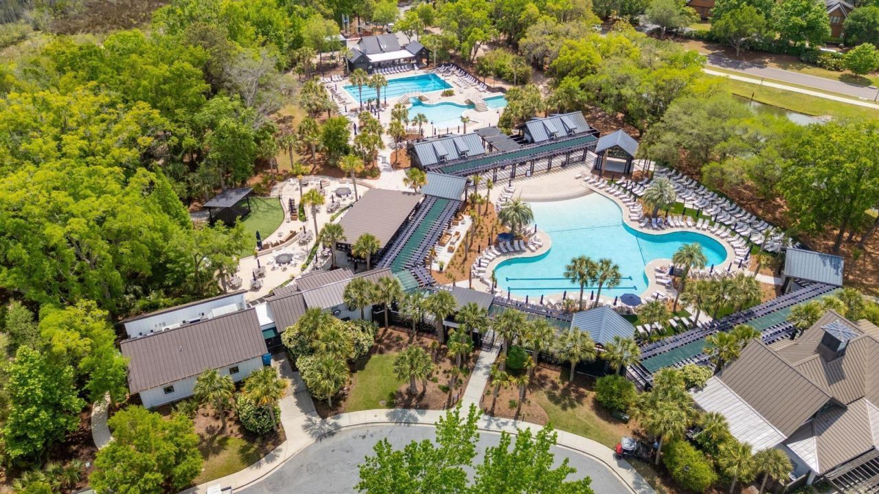 821 Roddin Street Photo 54