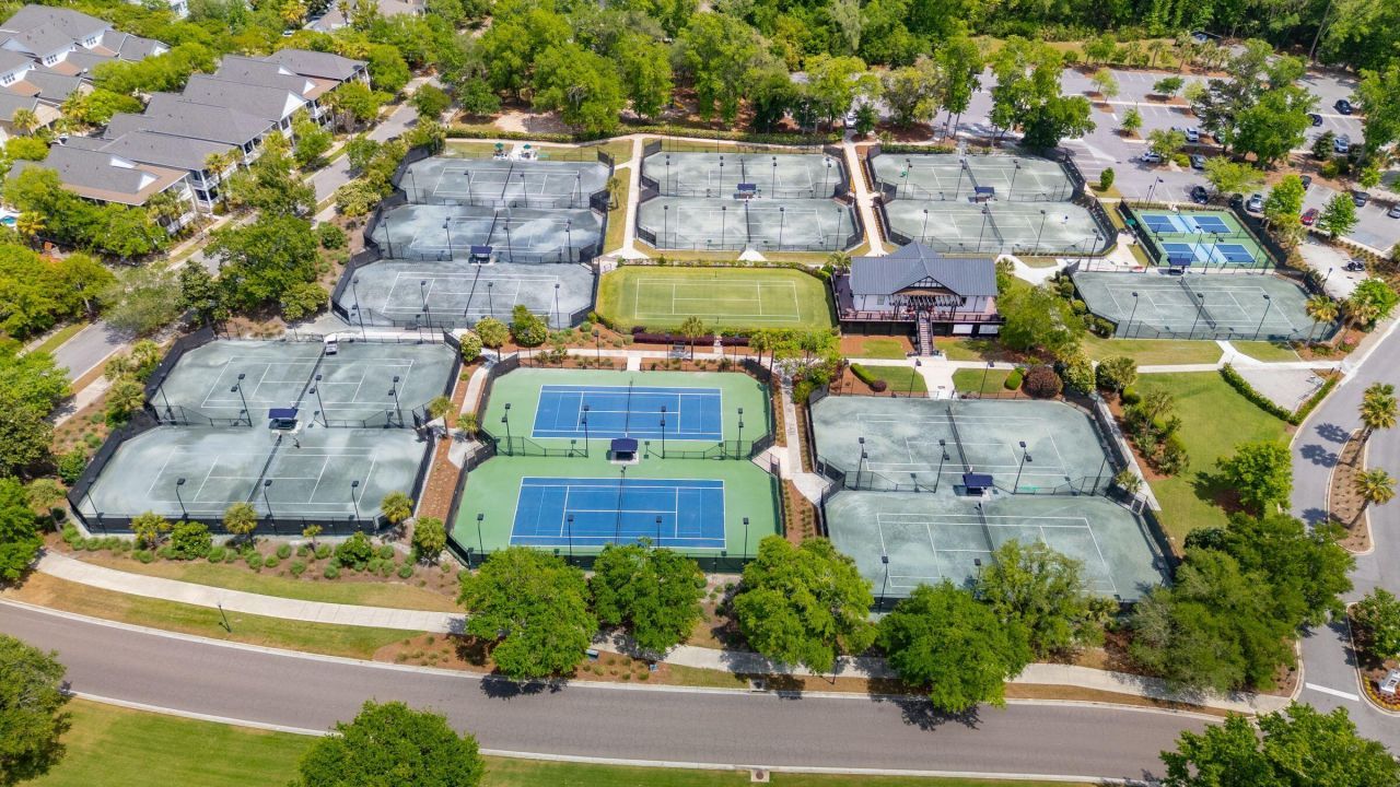 821 Roddin Street Photo 56