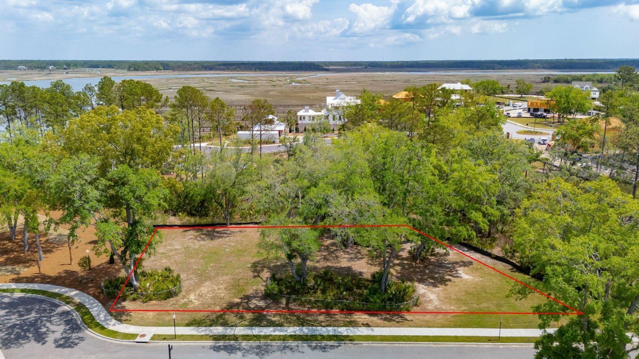 821 Roddin Street Photo 9