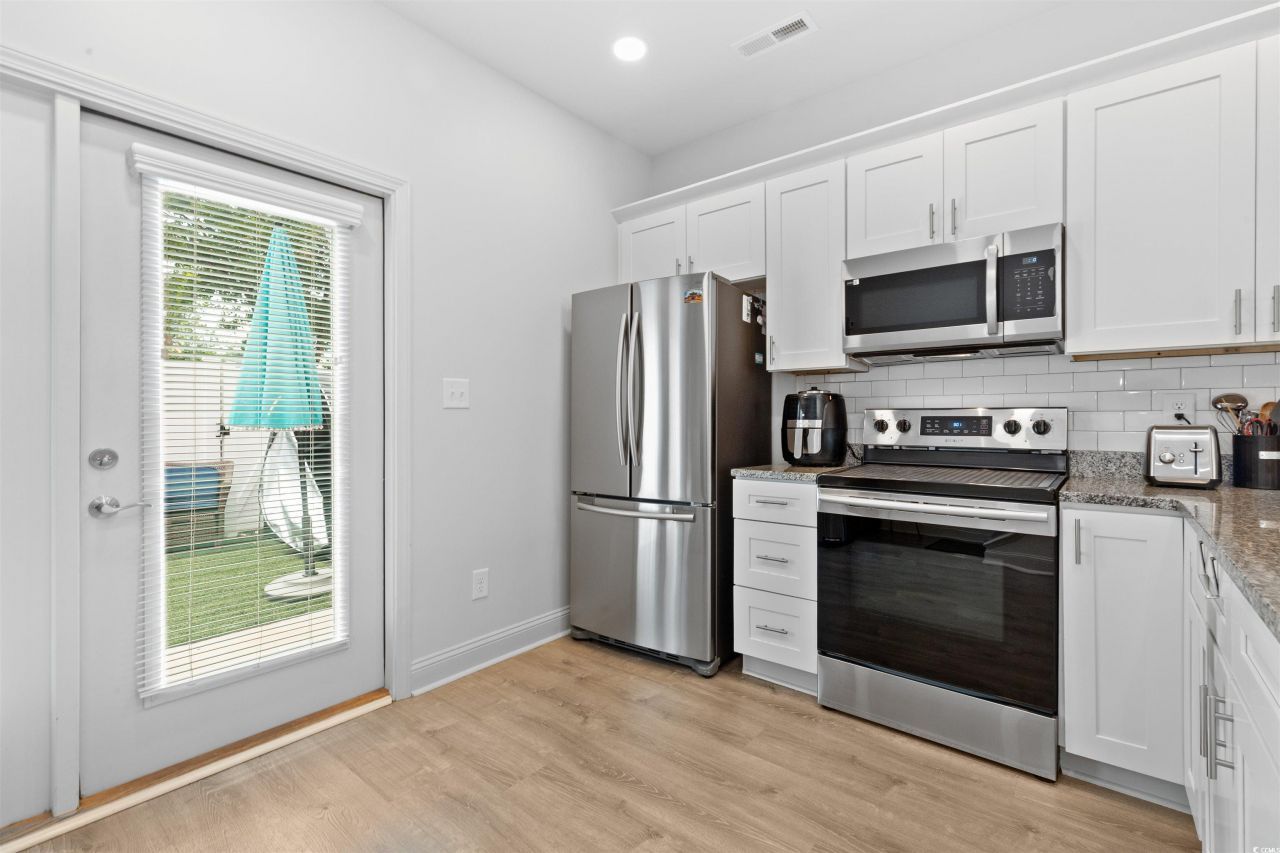 763 Moen Pl. Photo 11