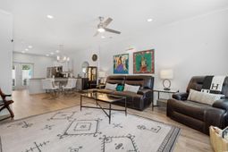 763 Moen Pl. photo 4