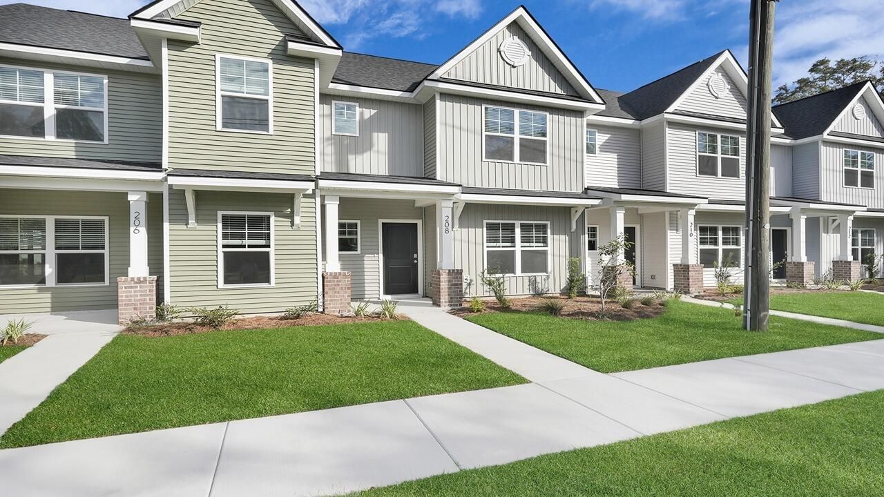 208 Garbon Drive Photo 1