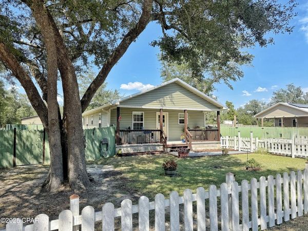 6589 Grand Oak Loop, Grand Ridge, FL 32442