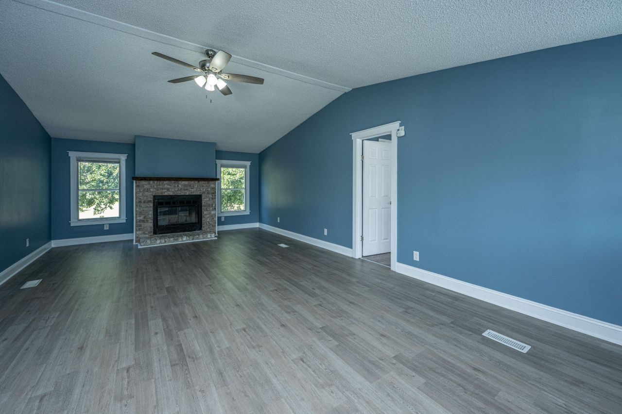 406 Fairwoods Lane Photo 11