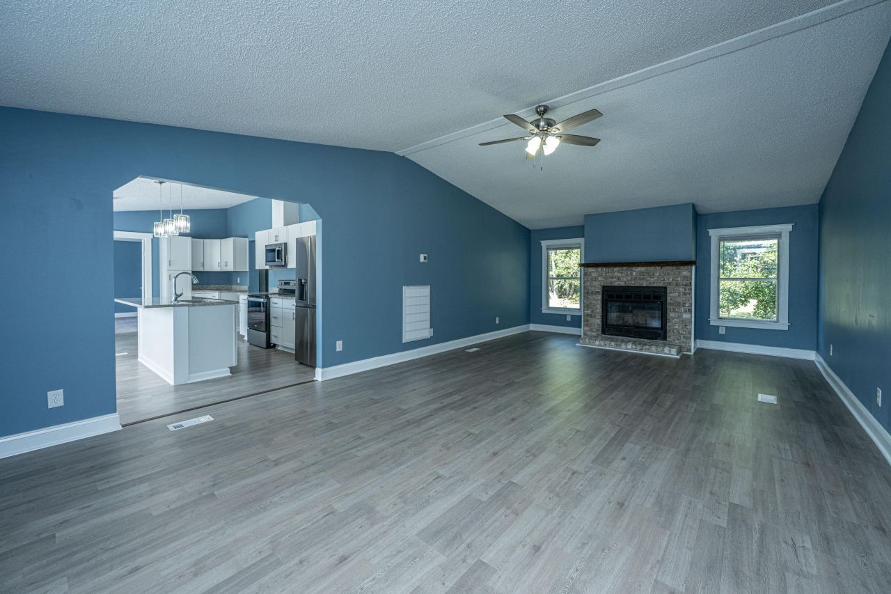 406 Fairwoods Lane Photo 8