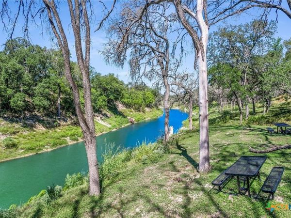 2038 Paradise Parkway, Canyon Lake, TX 78133