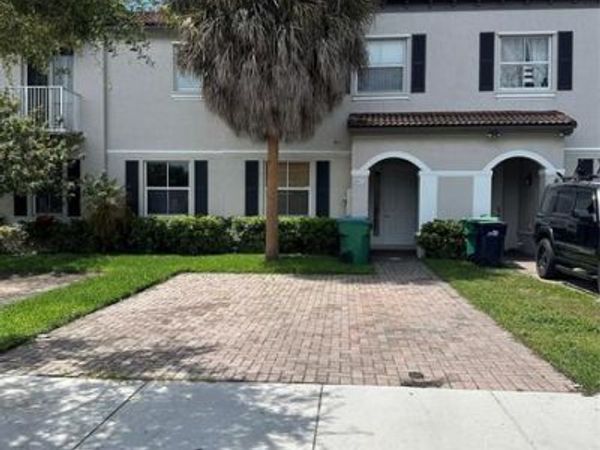 8824 SW 153rd Ct, Miami, FL 33196