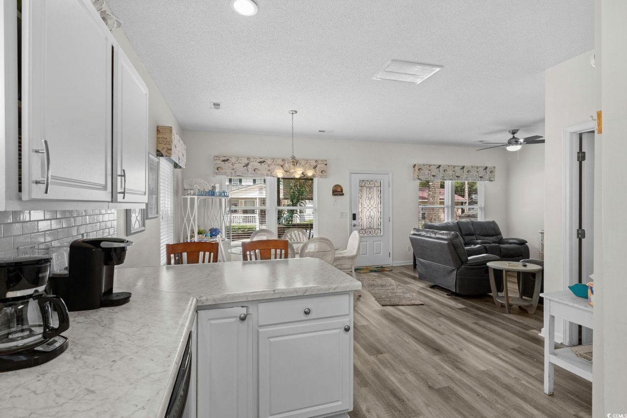 6001 Z71 S Kings Hwy. Photo 13