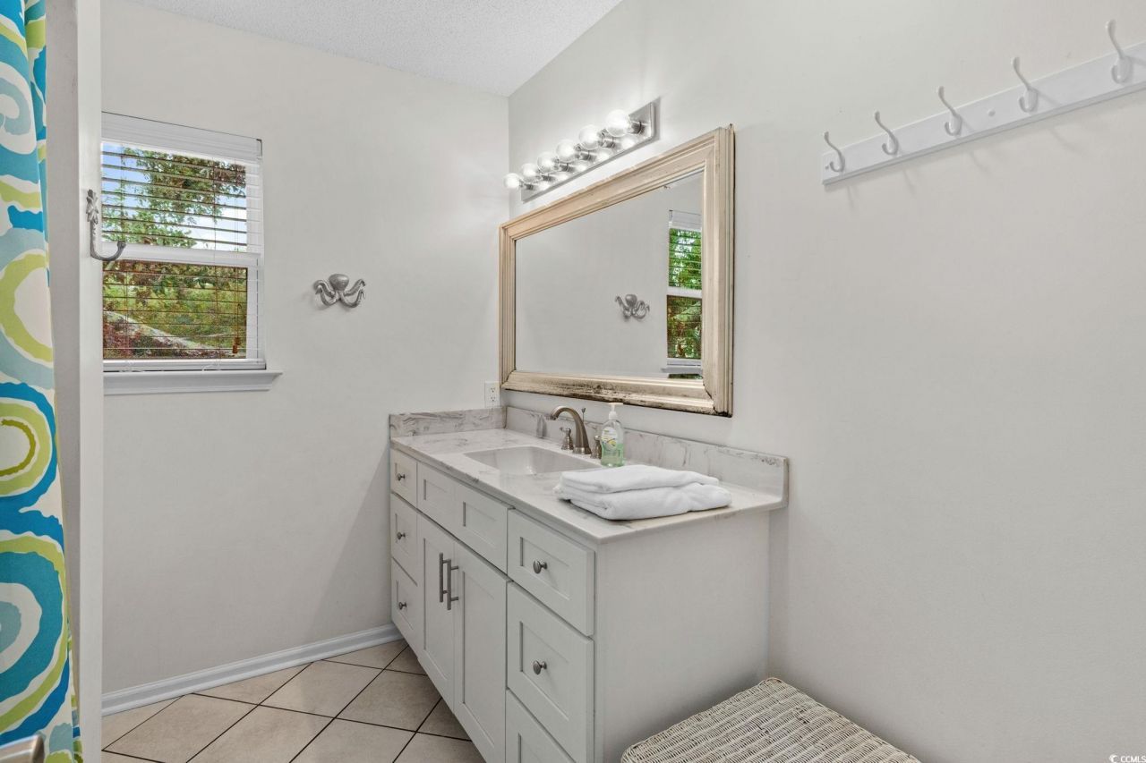 6001 Z71 S Kings Hwy. Photo 20