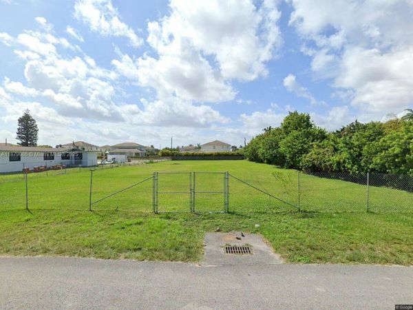 120 NW 120TH AVE, Sweetwater, FL 33182