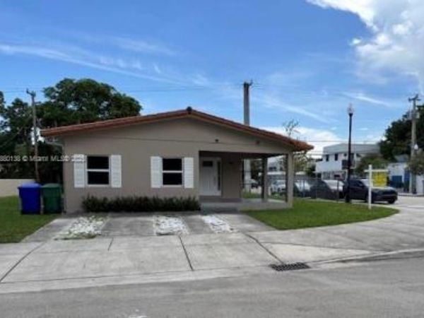 200 NE 44th St, Miami, FL 33137