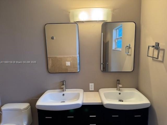 200 NE 44th St, Miami, FL 33137 Photo