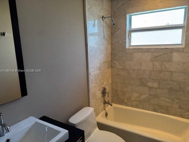 200 NE 44th St, Miami, FL 33137 Photo