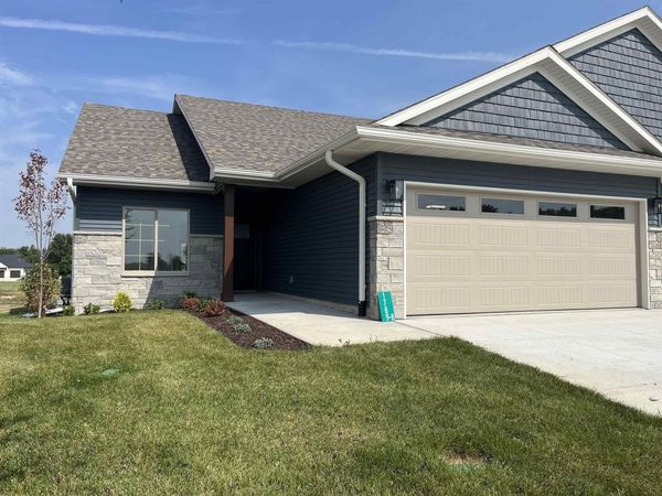 1789-8 Golf Course Boulevard, Independence, IA 50644