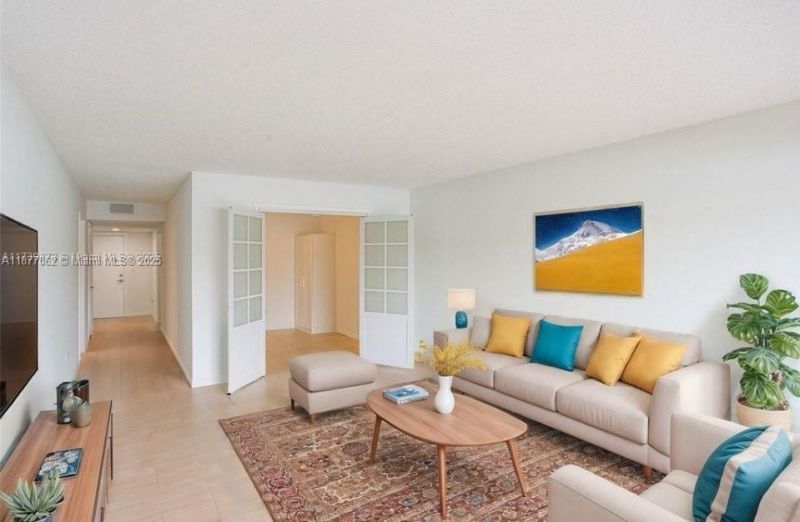 873 NE 195th St, Unit 107, Miami, FL 33179 Photo