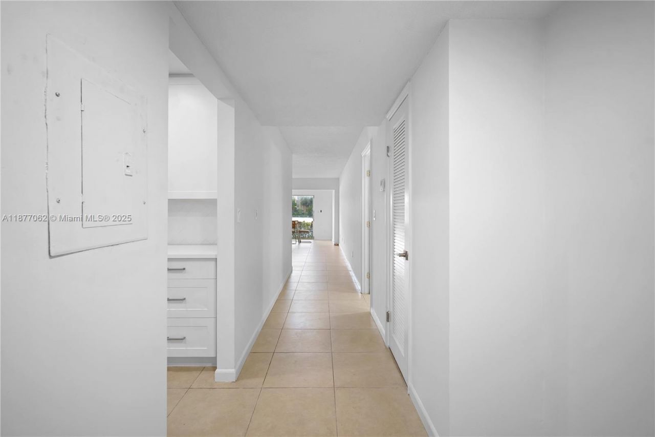 873 NE 195th St, Unit 107, Miami, FL 33179 Photo