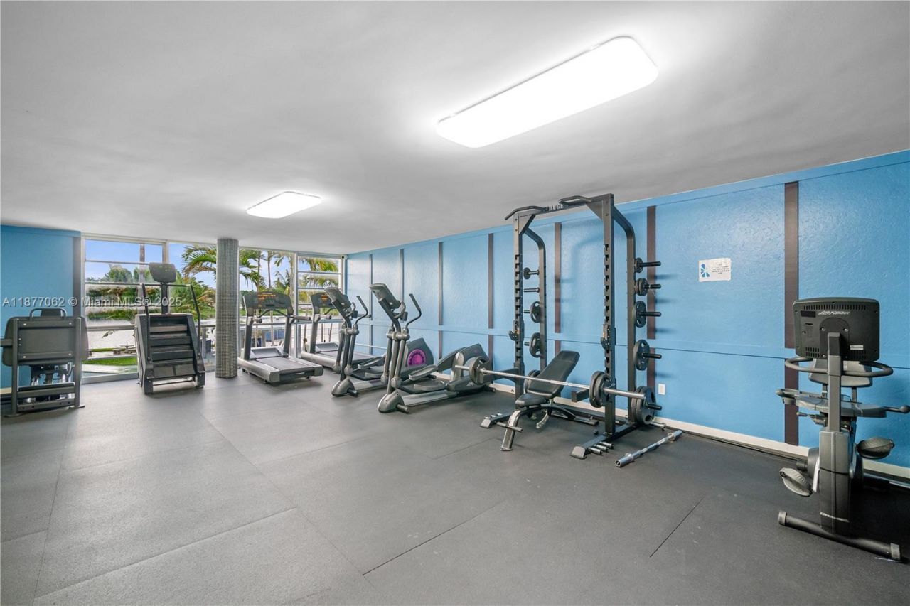 873 NE 195th St, Unit 107, Miami, FL 33179 Photo