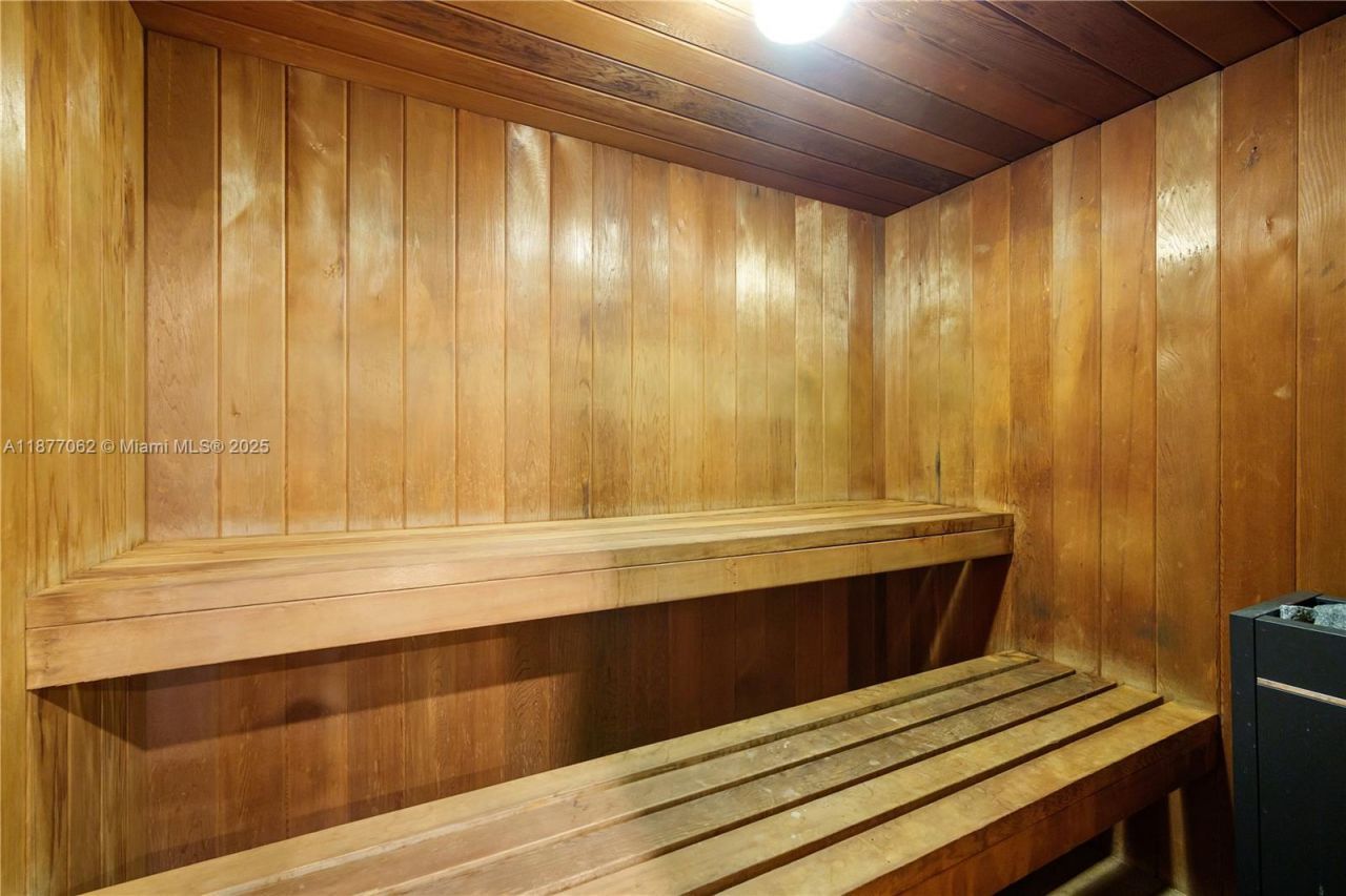 873 NE 195th St, Unit 107, Miami, FL 33179 Photo