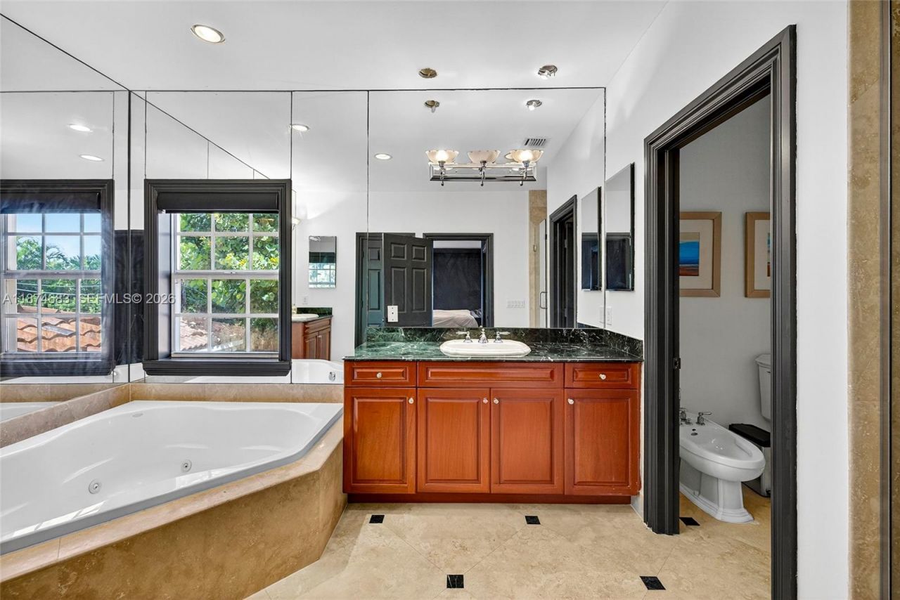 3325 NE 17th Ct, Fort Lauderdale, FL 33305 Photo