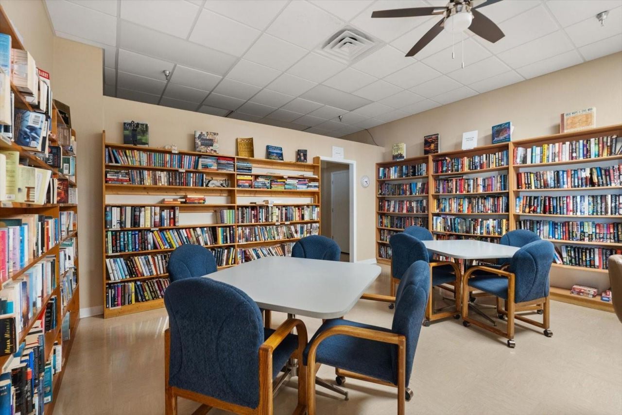 5707 45th Street E, Unit 68, Bradenton, FL 34203 Photo