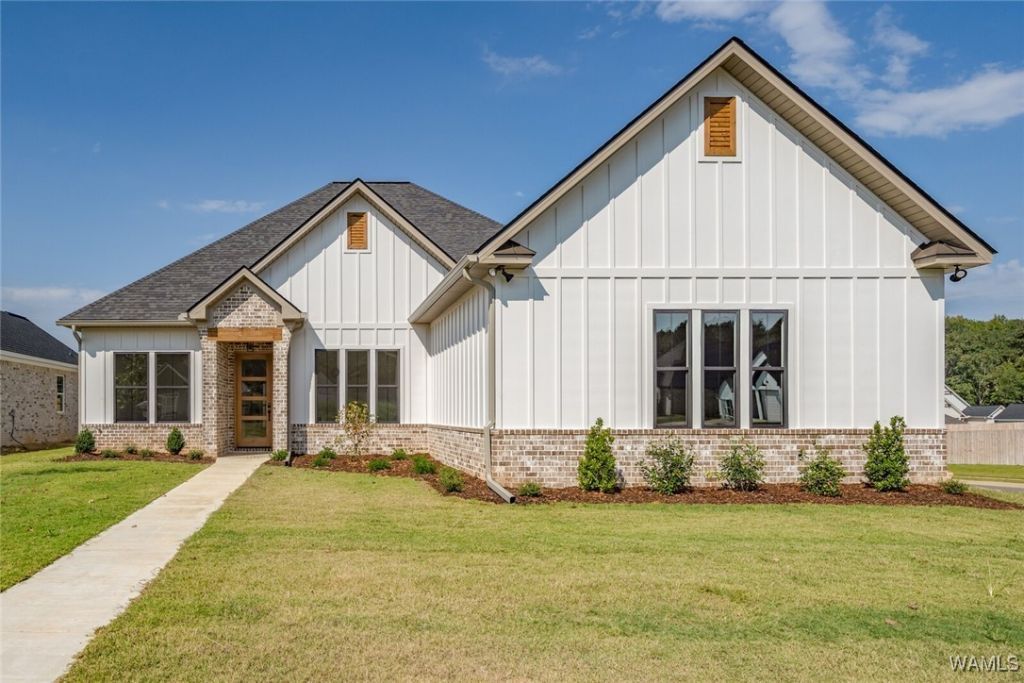 13954 Glen Park Avenue, Northport, AL 35475 Main Photo