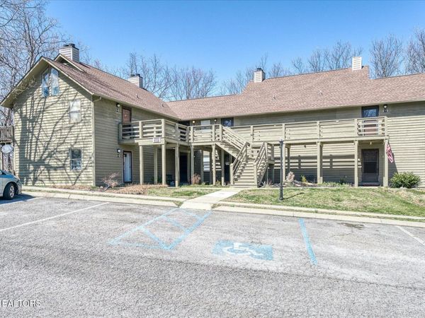 391 Moytoy Rd, Crab Orchard, TN 37723