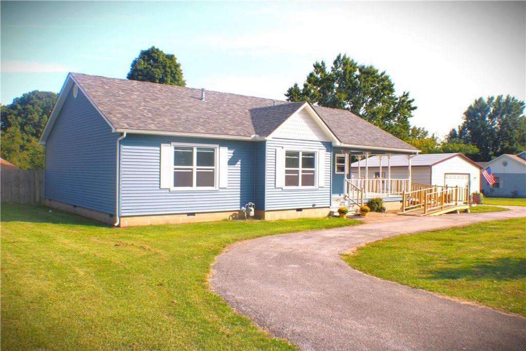 1420 Kay Lyn Drive, Pea Ridge, AR 72751 Main Photo