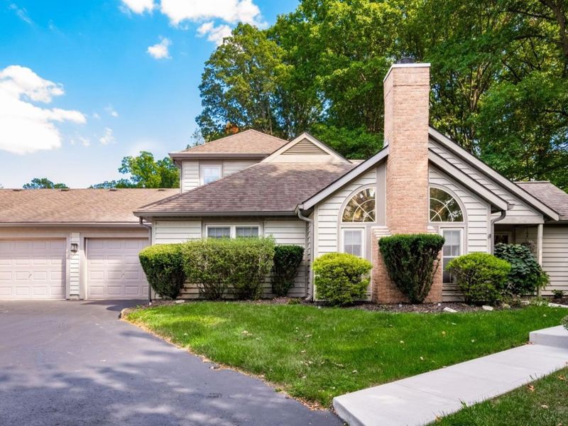 423 Hidden Ravines Drive, Powell, OH 43065 Photo 2