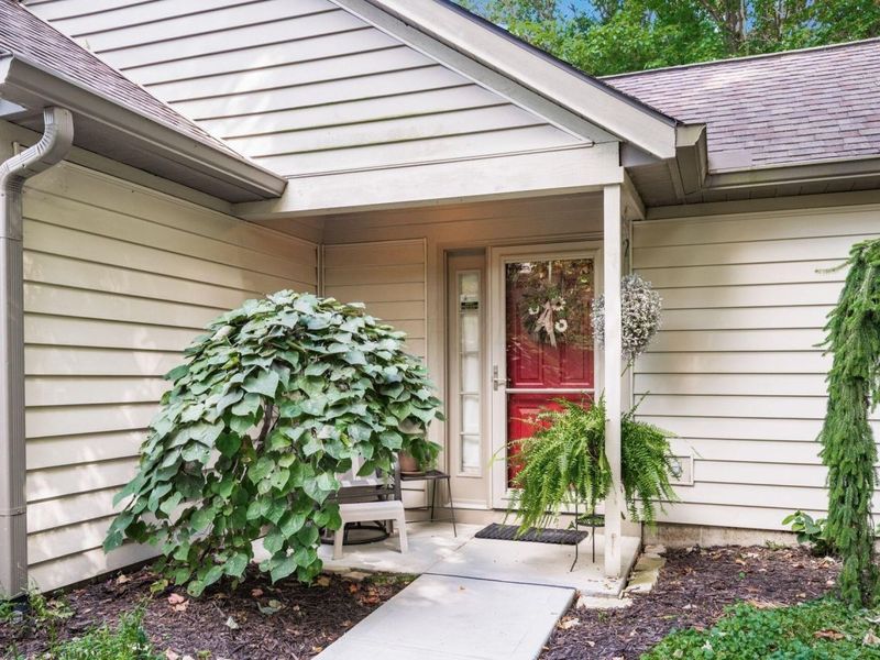 423 Hidden Ravines Drive, Powell, OH 43065 Photo 3