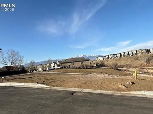 6806 Shimmering Moon Lane, Colorado Springs, CO 80923