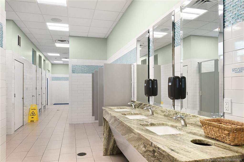 257 NE Coastal Drive, Jensen Beach, FL 34957 Photo