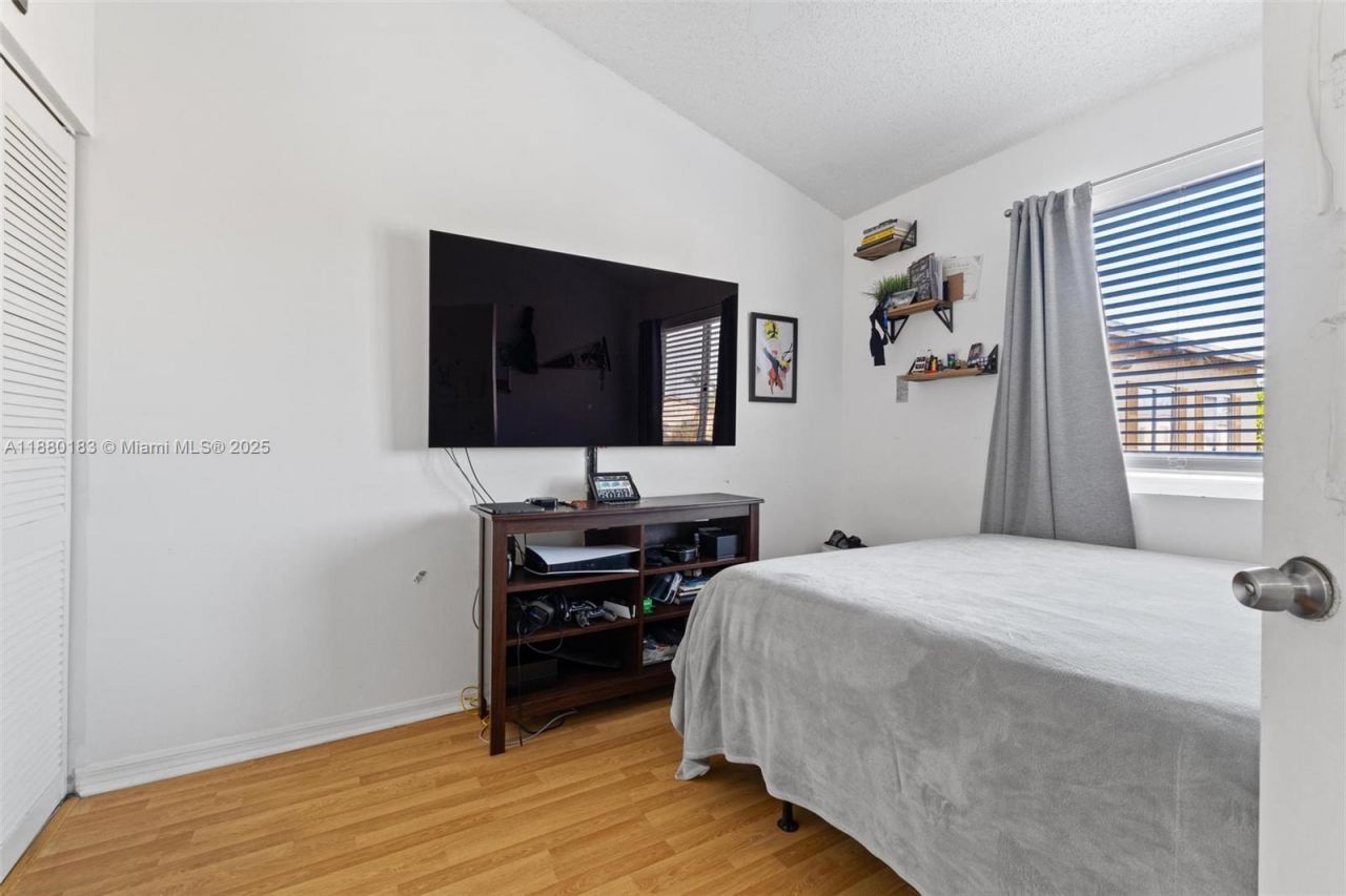 6235 Kendale Lakes Cir, Unit 247, Miami, FL 33183 Photo