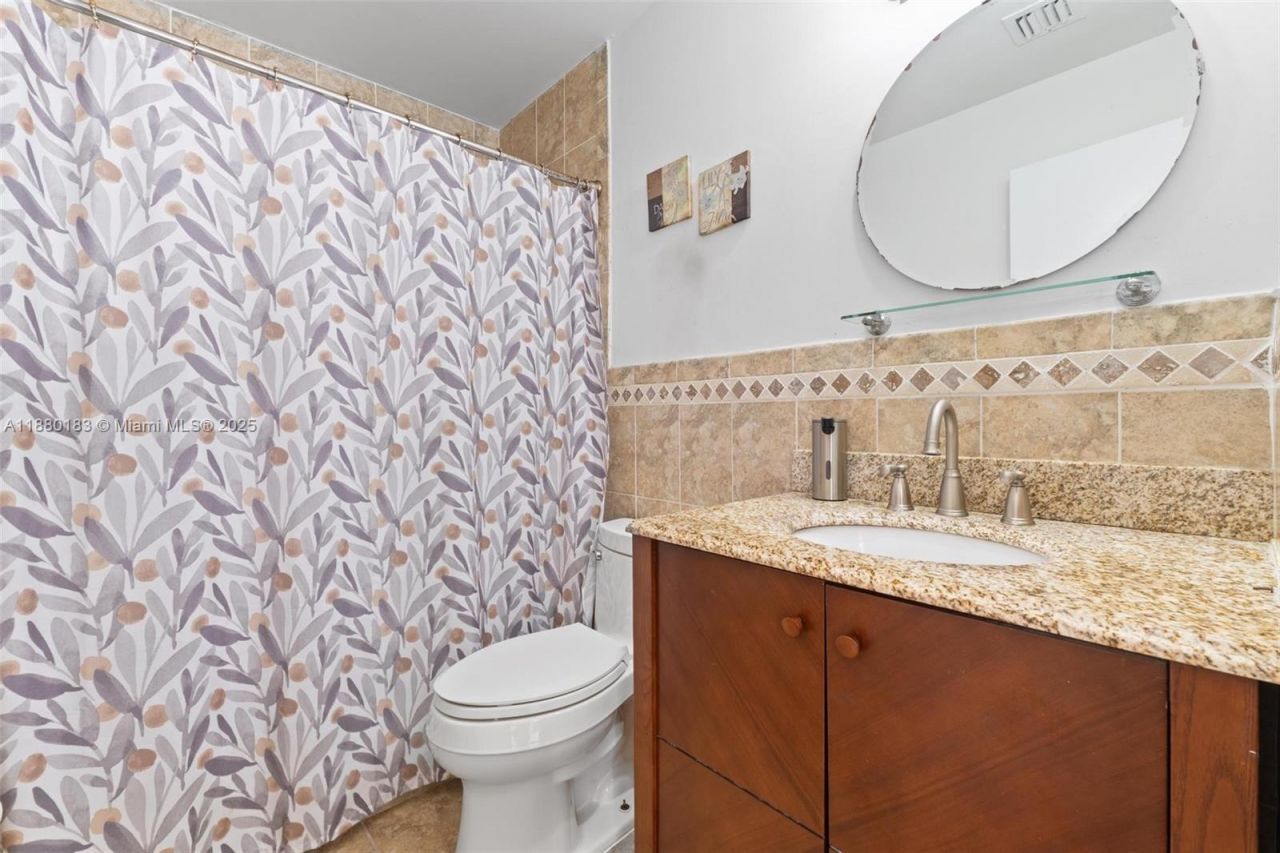 6235 Kendale Lakes Cir, Unit 247, Miami, FL 33183 Photo