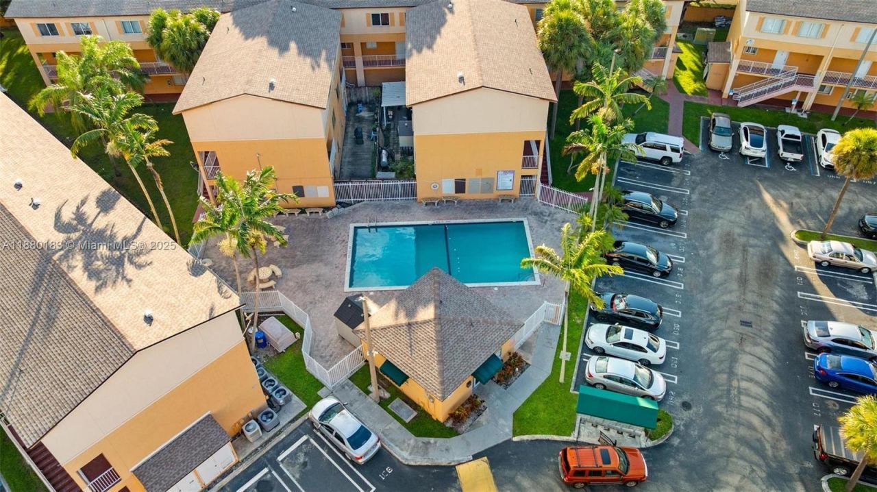 6235 Kendale Lakes Cir, Unit 247, Miami, FL 33183 Photo