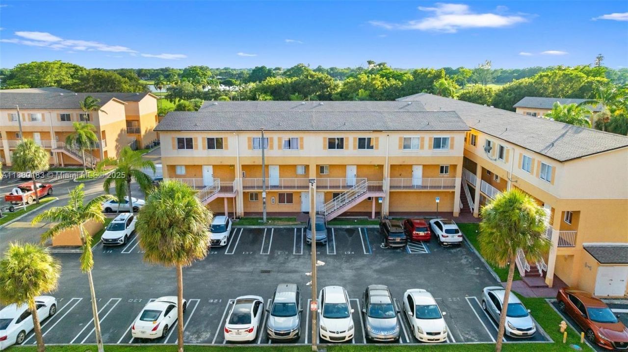 6235 Kendale Lakes Cir, Unit 247, Miami, FL 33183 Photo