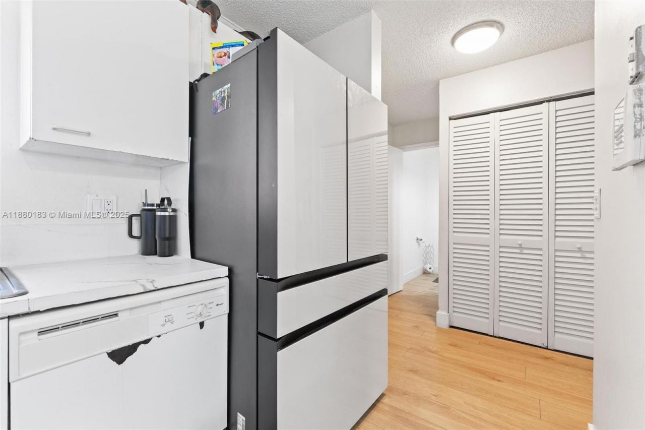 6235 Kendale Lakes Cir, Unit 247, Miami, FL 33183 Photo