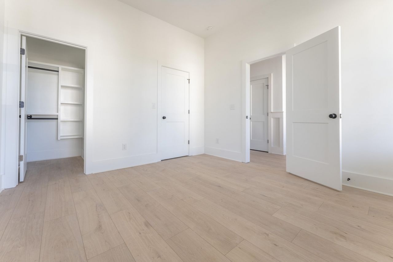 1057 Glenshaw Street Photo 22