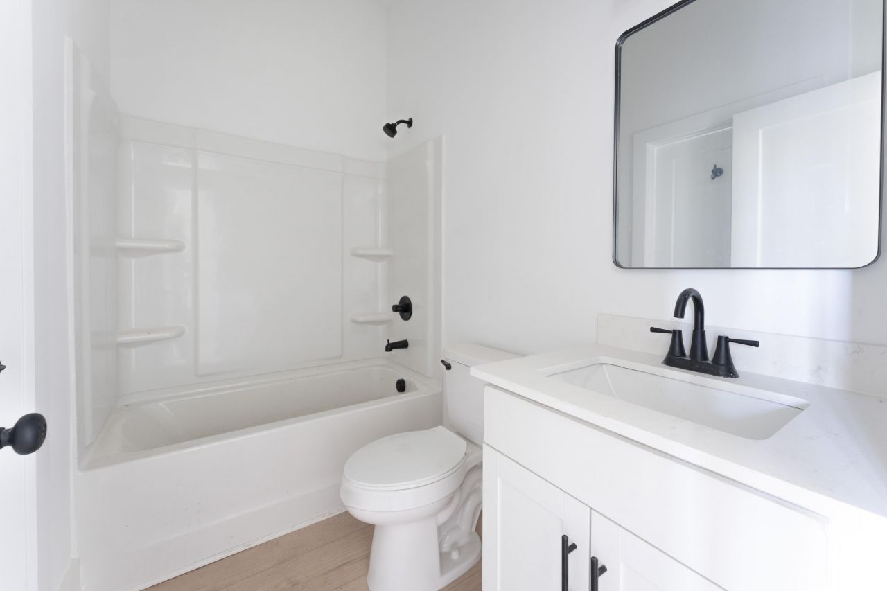 1057 Glenshaw Street Photo 24