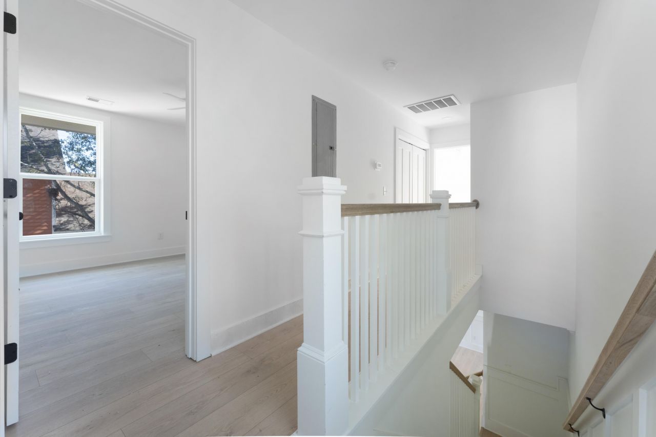 1057 Glenshaw Street Photo 27