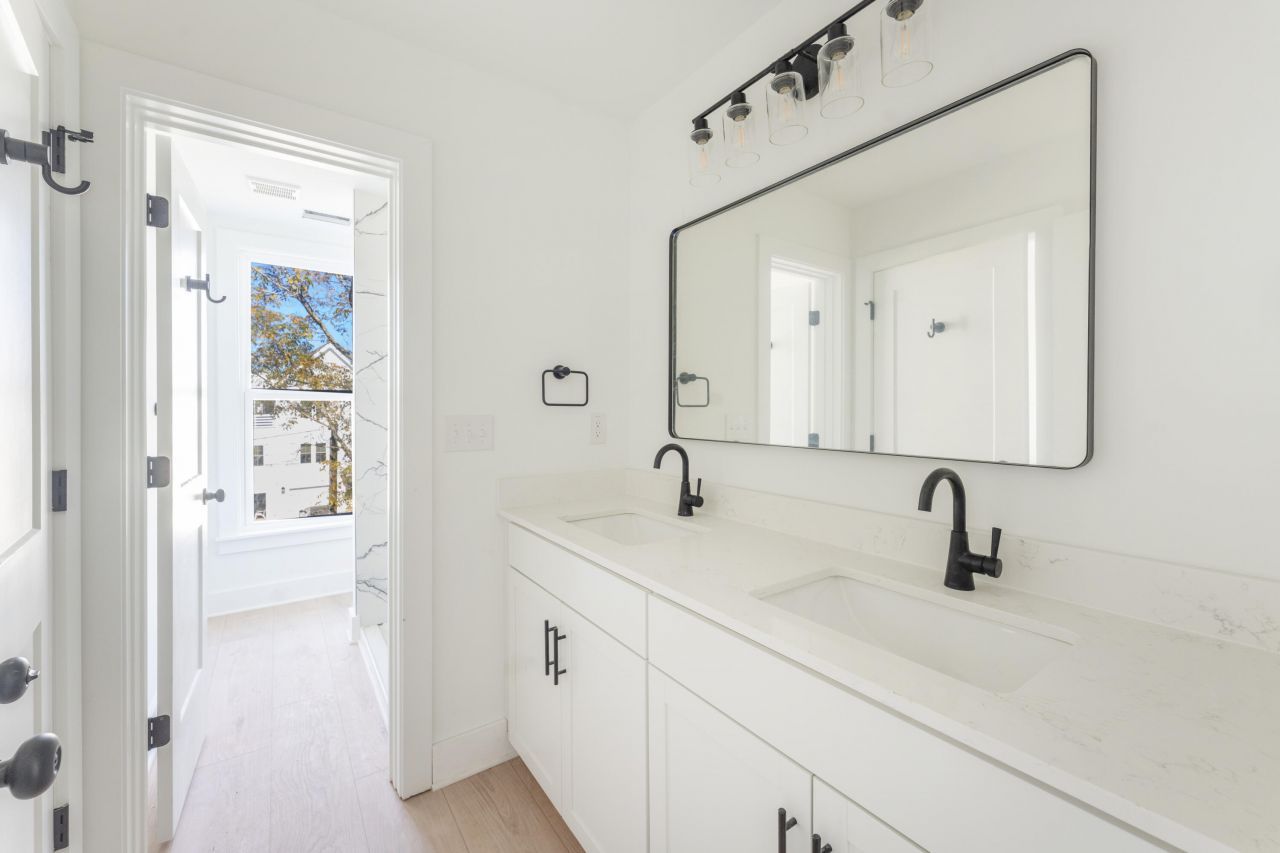 1057 Glenshaw Street Photo 33