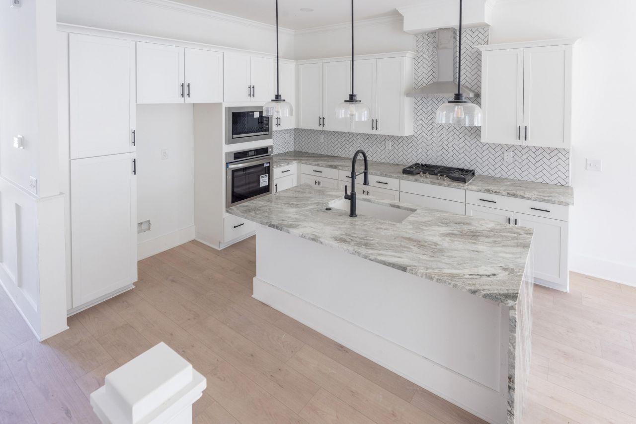 1057 Glenshaw Street Photo 8