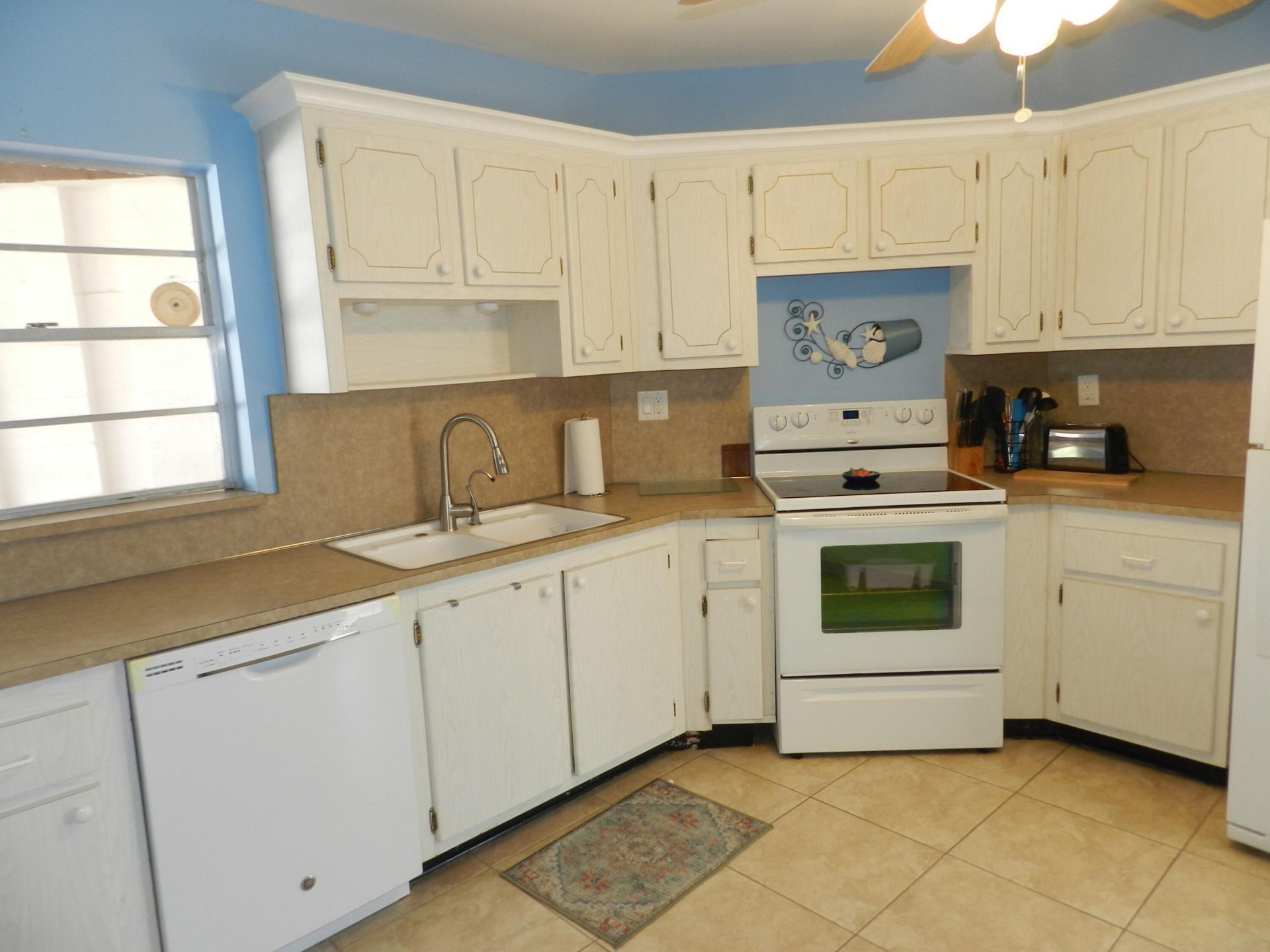 6 Greenway Village N, Unit 202, Royal Palm Beach, FL 33411 Photo