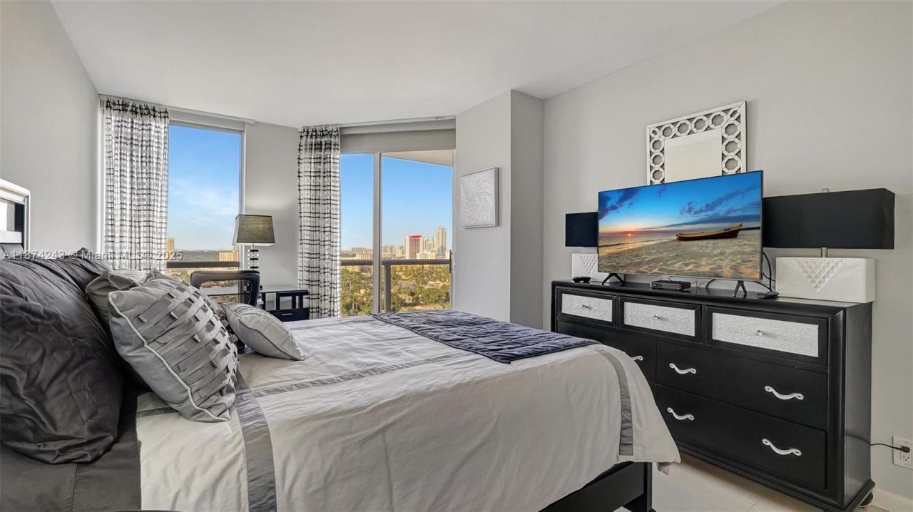 3598 Yacht Club Dr, Unit 1901, Aventura, FL 33180 Photo