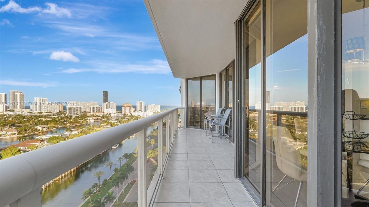 3598 Yacht Club Dr, Unit 1901, Aventura, FL 33180 Photo