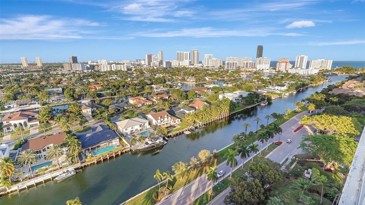 3598 Yacht Club Dr, Unit 1901, Aventura, FL 33180 Photo