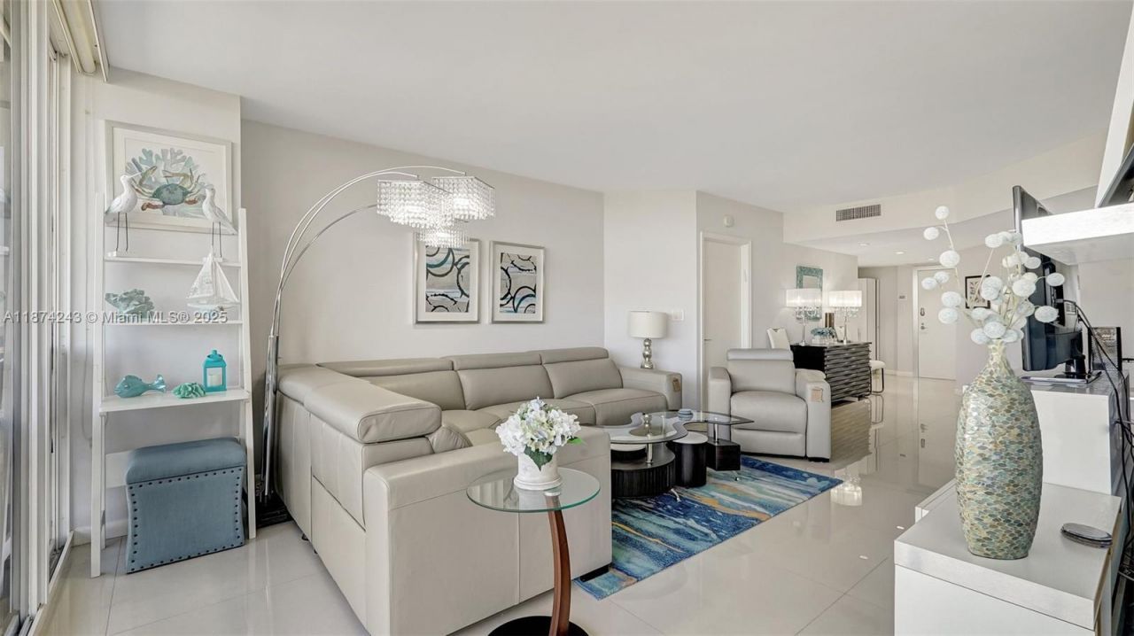 3598 Yacht Club Dr, Unit 1901, Aventura, FL 33180 Photo